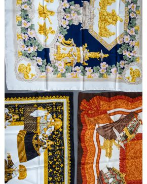 753-LOEWE Lote de tres pañuelos en seda.