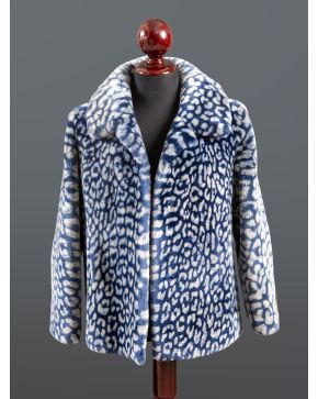 915-CHAQUETON DE MUTÓN ANIMAL PRINT EN AZUL