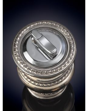 872-ENCENDEDOR DE MESA EN PLATA.