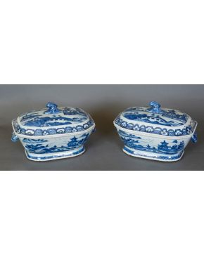 92-Pareja de legumbreras en porcelana china Compañía de Indias, Dinastía Qing, periodo Qianlong (173