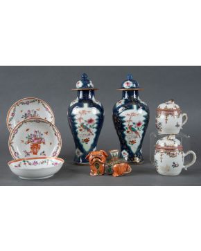 30-Conjunto en porcelana china esmaltada y vidriada para la exportación, Compañía de Indias, Dinastí