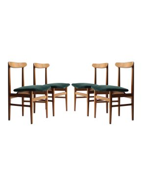 1422-Conjunto de cuatro sillas en madera de teca y asiento tapizado. Suecia 1950 Conjunto de cuat