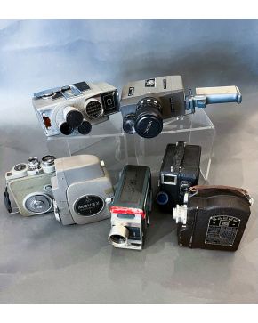 2052-Lote de siete tomavistas vintage de diferentes modelos: Kodak Brownie, Revere Eye-Matic, Pathe Baby, Bolex, Agfa Mo
