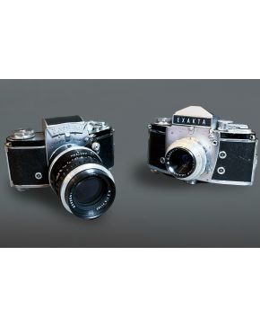 2036-Dos cámaras vintage modelo Exakta: Preserie y Varex VX, años 50.