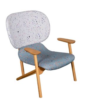 9-PATRICIA URQUIOLA (Oviedo 1961) Butaca Klara". 2011 Butaca con brazos en madera de roble natural tapizada editada para Moroso, Itali
