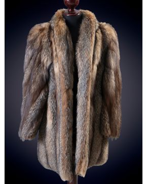 1012-CHAQUETÓN DE LOMOS DE ZORRO .