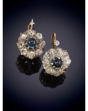 11-ANTIGUOS PENDIENTES ROSETÓN DE ZAFIRO Y BRILLANTES. Montura en oro rosa 18k.
