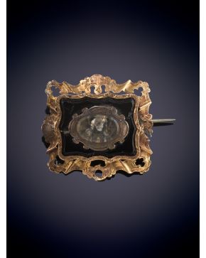 15-BROCHE ANTIGUO EN ORO Y PLATA CON IMAGEN RELIGIOSA.