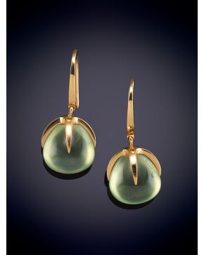 22-POMELLATO FAVORECEDORES PENDIENTES CABUJÓN DE ÓPALO SOBRE UNA MONTURA DE ORO ROSA 18K. Pieza firmada.