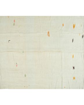 481-Kilim de Anatolia en color beige con decoración de pequeños motivos geométricos. Medidas: 260x175 cm.