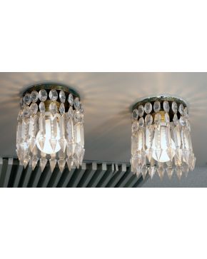 469-Original conjunto de ocho pequeños plafones de techo. Realizados  en cristal con contarios y prismas facetados colga