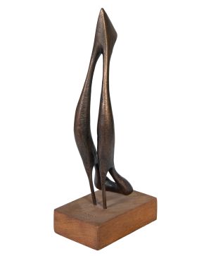 56-ALBERTO SÁNCHEZ (Toledo 1895-Moscú 1962)  Pájaro bebiendo agua Bronce sobre base de madera Numerado 395/1.600  Med