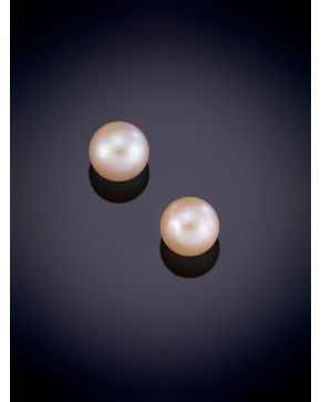 17-PENDIENTE DE PEQUEÑA PERLA CULTIVADA DE AGUA DULCE. Montura en plata de 925.