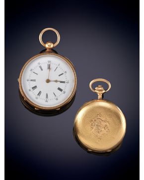916-LOTE DE DOS RELOJES CYLINDRE HUIT RUBÍS " DE BOLSILLO S XIX-XX Uno: Caja en oro amarillo 18k con decoración guil
