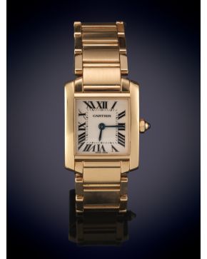 921-CARTIER TANK LADY EN ORO AMARILLO 18K. Esfera blanca con numeración romana.