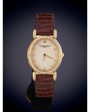 923-VACHERON CONSTANTIN" REF 10540 Reloj de pulsera para señora en oro amarillo 18k. Caja nº 644309 ovalada con crista
