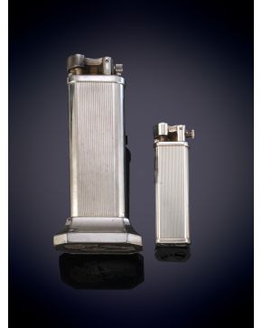 926 A-DUNHILL, pareja de mecheros en plata.