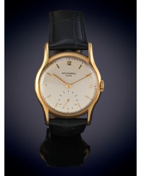 927-“PATEK PHILIPE” CALATRAVA. RELOJ DE PULSERA PARA CABALLERO. CAJA REDONDA EN ORO AMARILLO 18K. Esfera plateada con se