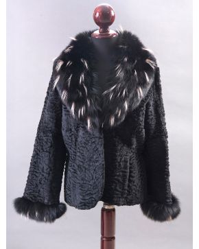 960-CHAQUETA DE REX CON CUELLO Y PUÑOS EN ZORRO.