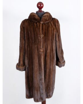 965-ABRIGO LOMOS DE VISÓN SALVAJE CALIDAD EXTRA.