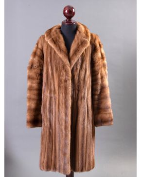 975-ABRIGO LARGO DE VISÓN MARRÓN 