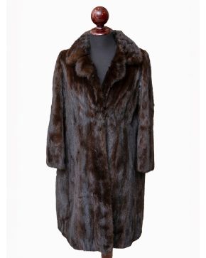 979-ABRIGO DE LOMOS DE VISÓN COLOR MARRON OSCURO