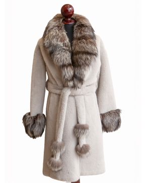 981-ABRIGO DE ALCANTÁRA NAPADO CON ZORRO ARGENTER CUELLO Y PUÑOS DE ZORRO.GRIS