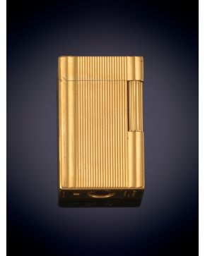 792-DUPONT.MECHERO EN PLAQUÉ DE ORO. ESTUCHE ORIGINAL.