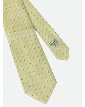 880-HERMÉS. CORBATA COLOR VERDE CLARITO CON DETALLES EN AZUL.