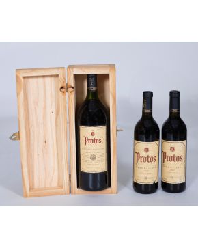 506-3 botellas de PROTOS, una de ellas RESERVA ESPECIAL formato MAGNUM y otras dos GRAN RESERVA 1990 
