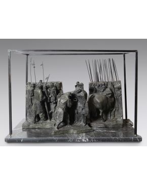 47-PABLO SERRANO (Crivillén 1908-Madrid 1985) La Rendición de Breda. Velázquez. 1974 Bronce sobre base de mármol 