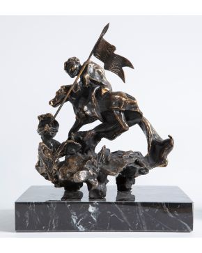 44-SALVADOR DALÍ (Figueras 1904-1989) San Jorge Escultura en bronce patinado sobre peana de marmol negro veteado 
