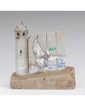 5-BANKSY (Gran Bretaña 1974) Peace Dove. 2018 Escultura en madera y resina pintada a mano, realizada en exclusi